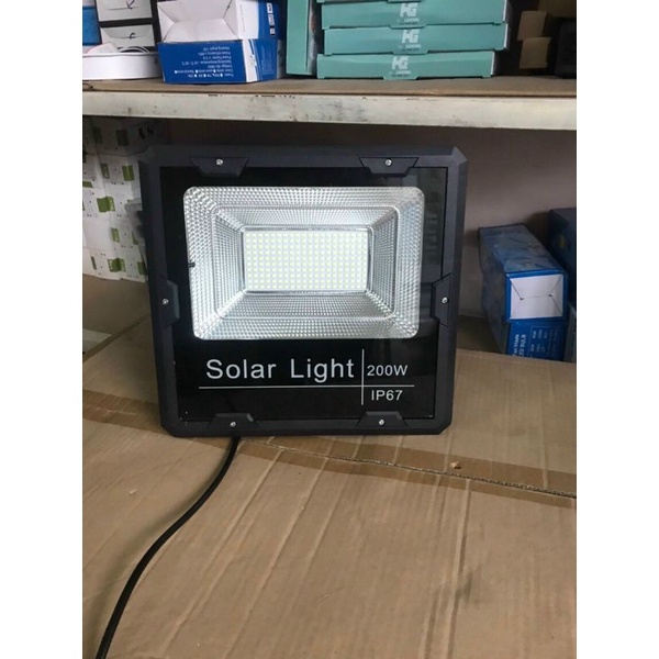 Đèn pha năng lượng mặt trời 100w