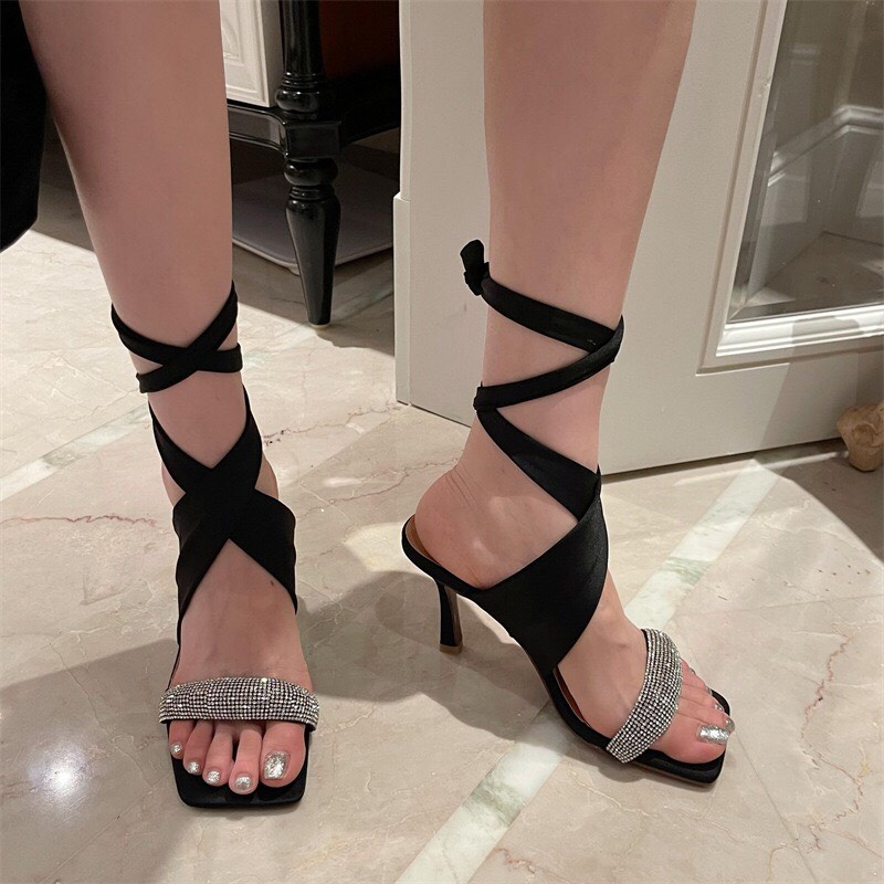 Giày Cao Gót Cột Dậy 9p Chất Da Nhung Mềm Mịn Dây Bản Rộng Mang Êm Chân - 2 Màu Nâu Đen Chị Chảnh Store