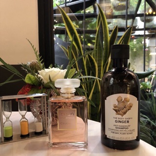 DẦU GỘI GỪNG TƯƠI TRỊ GÀU MƯỢT TÓC THE BODY SHOP Made in UK dành cho tóc khô & có gàu