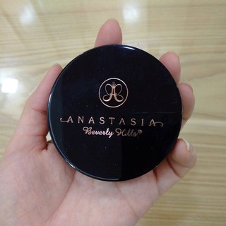 Phấn bắt sáng Anastasia