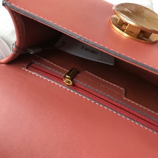 Túi xuất charles & keith