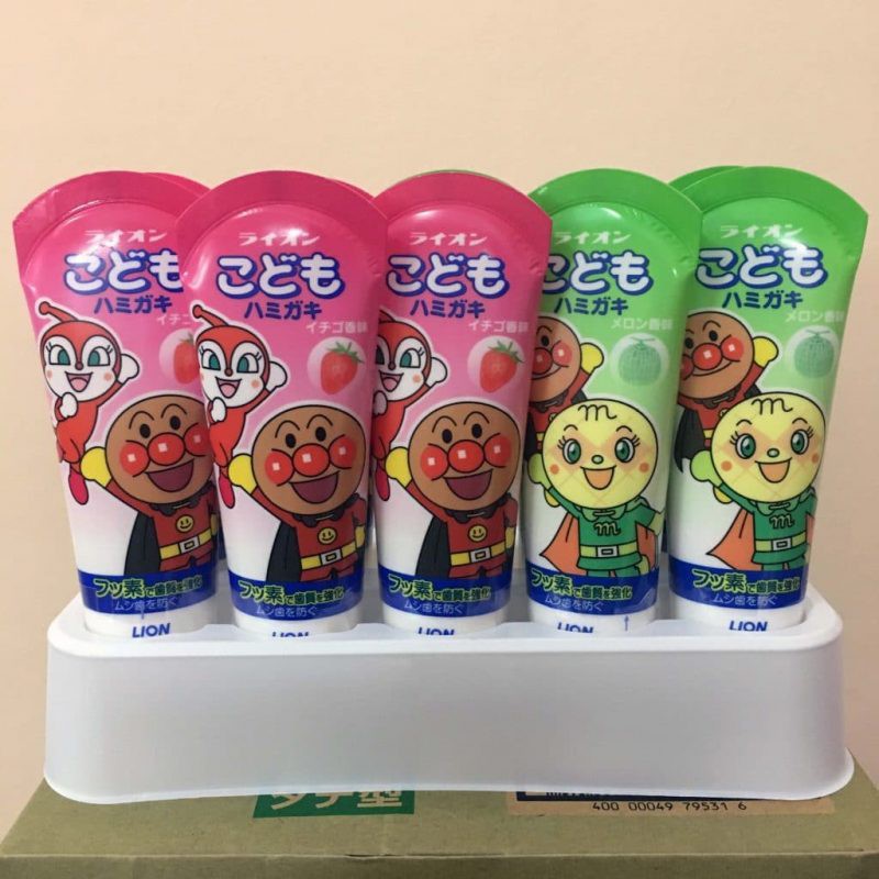 Nhật - Kem đánh răng trẻ em nuốt được Kids Kao 70gr / Lion 40gr - KBN