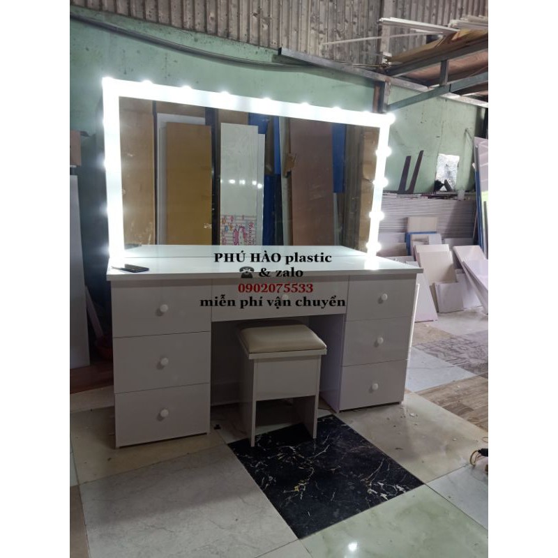 Bàn trang điểm dành cho spa, studio, tiệm tóc..