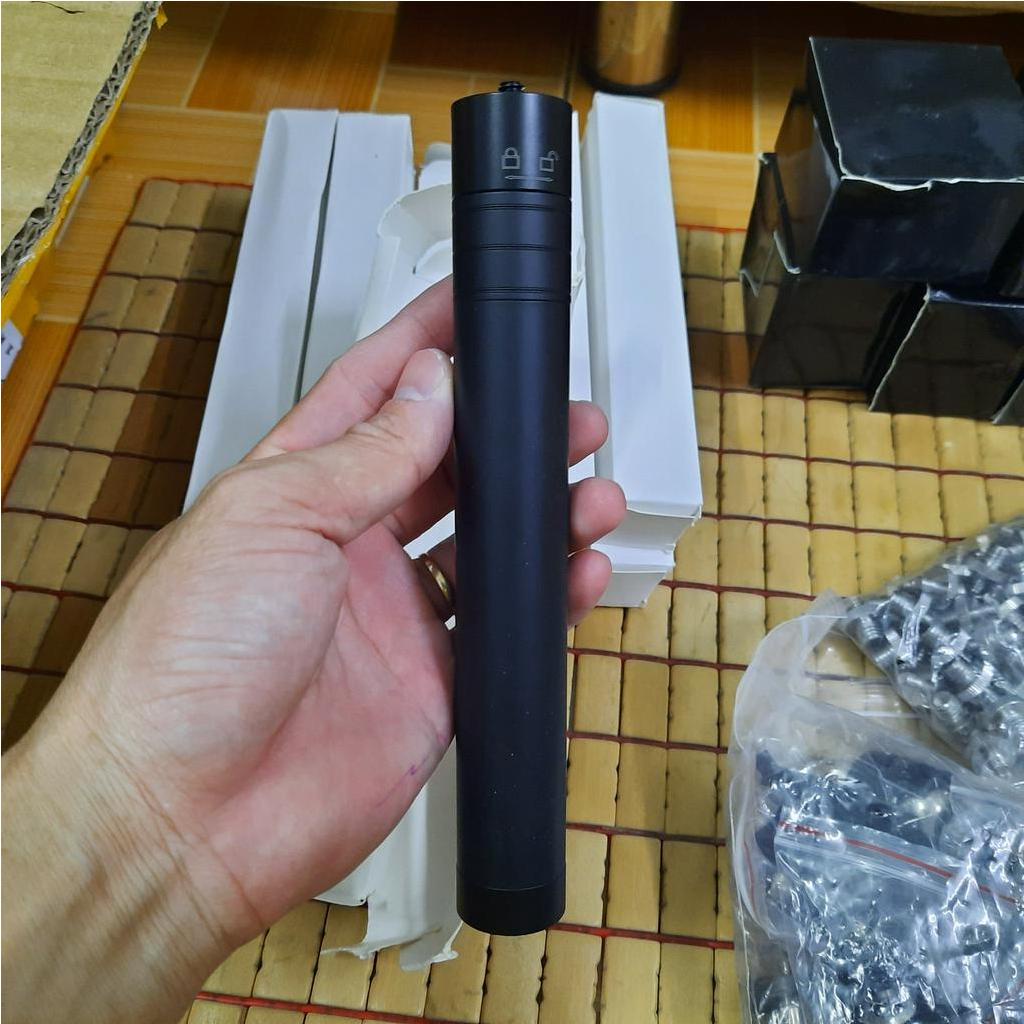 Tay cầm kéo dài gắn GoPro 12 / 11/10/9/8/7 và Action Cam bằng hợp kim có thể kéo dài ngắn tùy ý