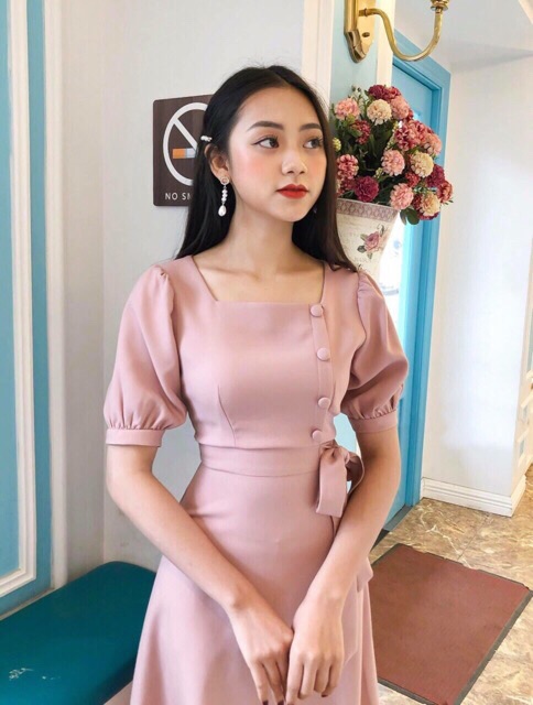 Đầm hồng cổ vuông nút bọc xt | BigBuy360 - bigbuy360.vn