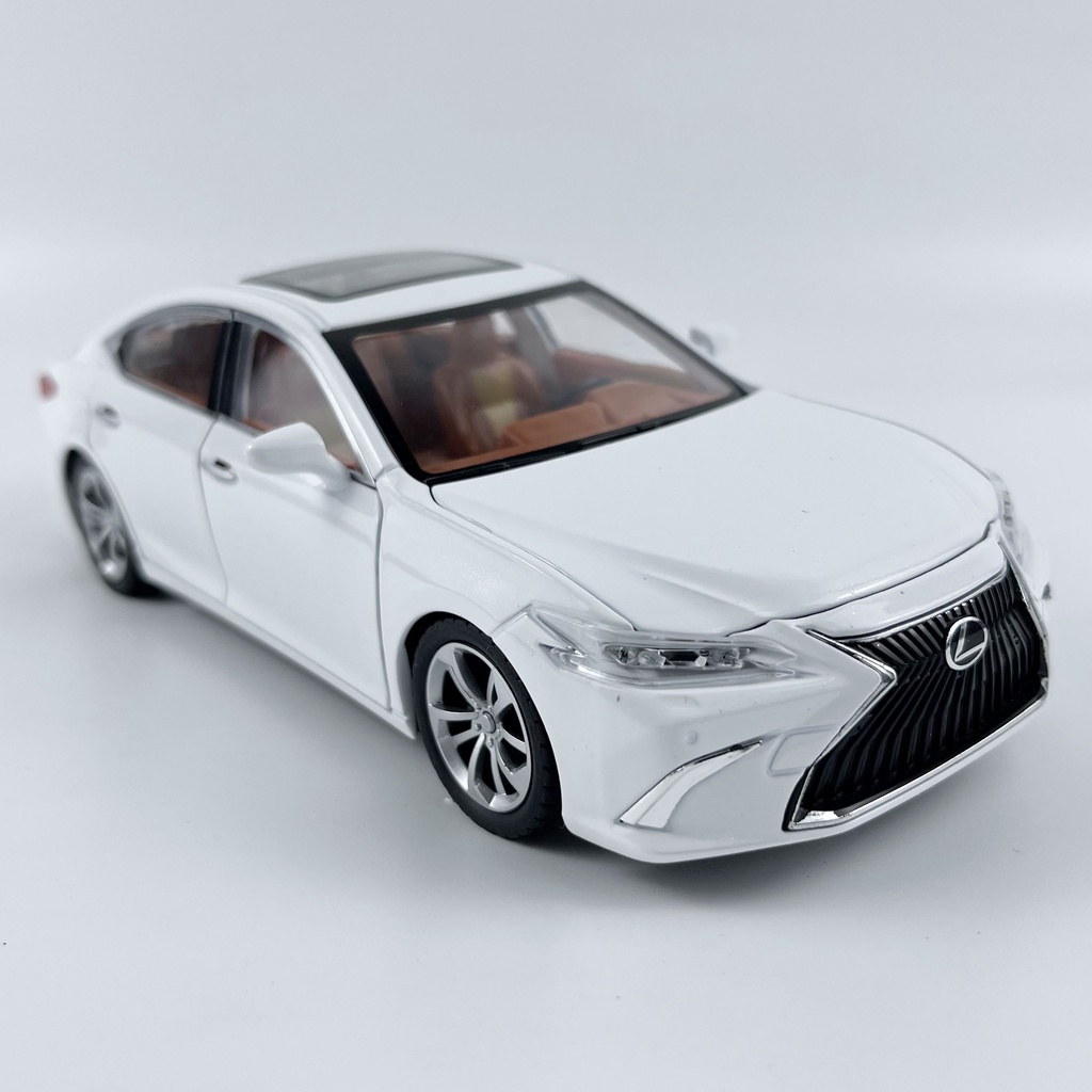Mô hình xe Lexus ES 300h tỉ lệ 1:24 chất liệu hợp kim, có đèn và âm thanh