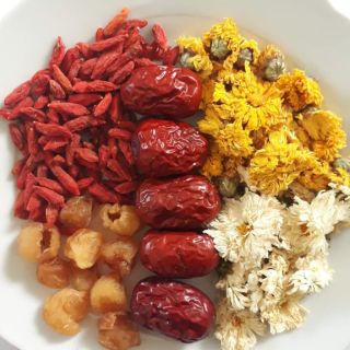 Trà dưỡng nhan ( trà hoa cúc )