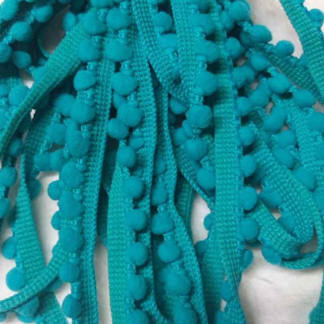 Dây Pom pom trang trí ,size  1cm (5m /15k)