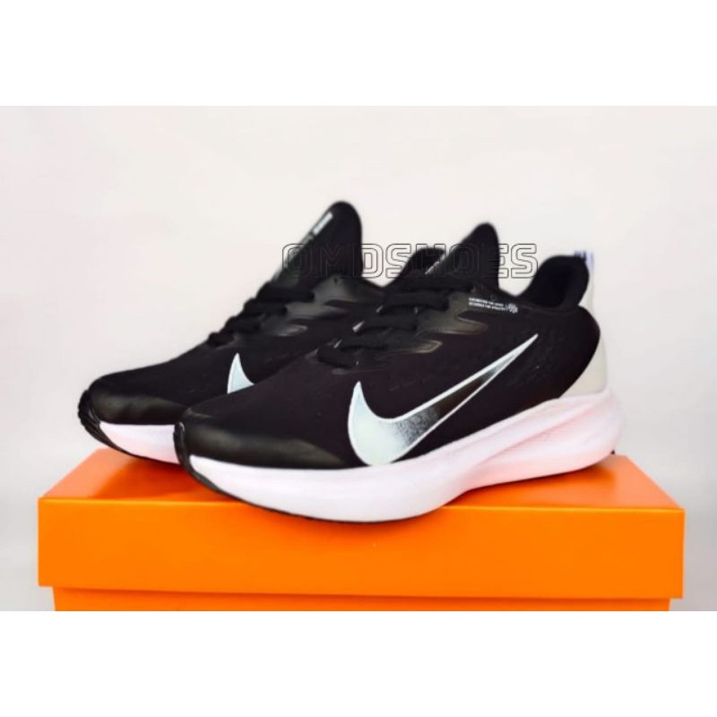 Giày Thể Thao Nike Zoom Thời Trang Năng Động Cho Nữ