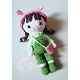 Búp bê em bé mặc yếm bằng len handmade