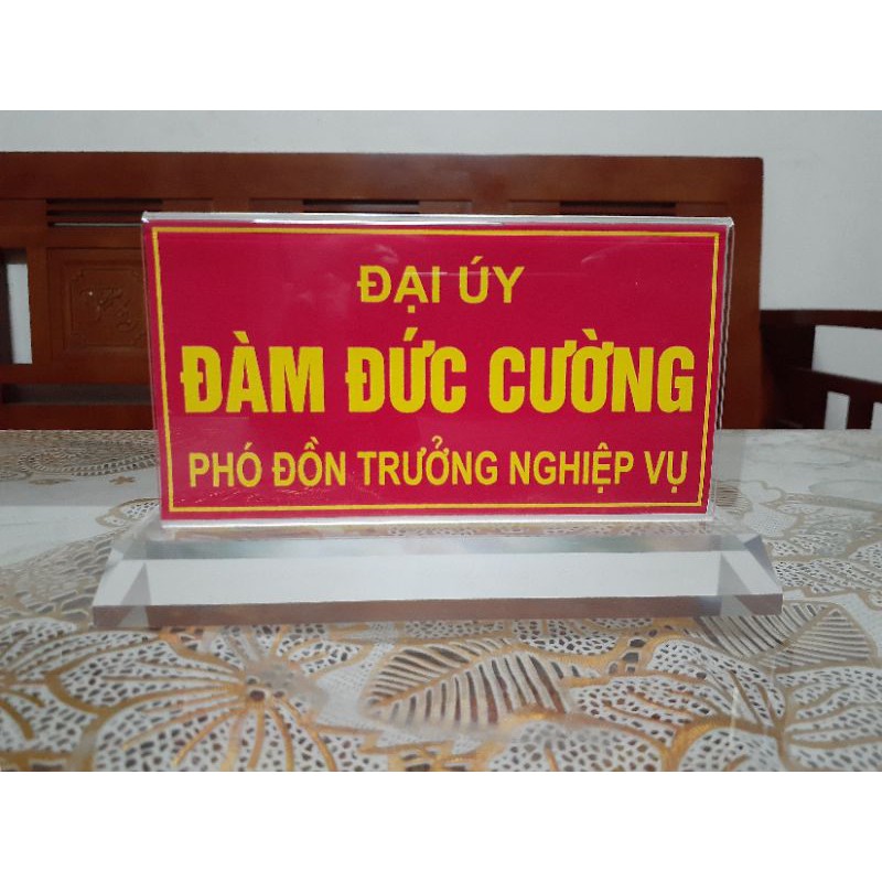 biển chức danh mica quân đội