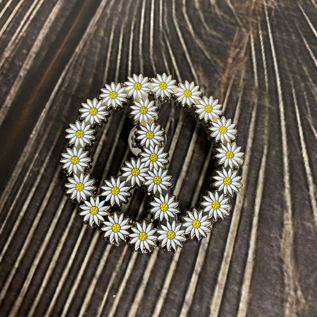 Ghim cài áo , balo túi xách hoa cúc PMO GD Big Bang