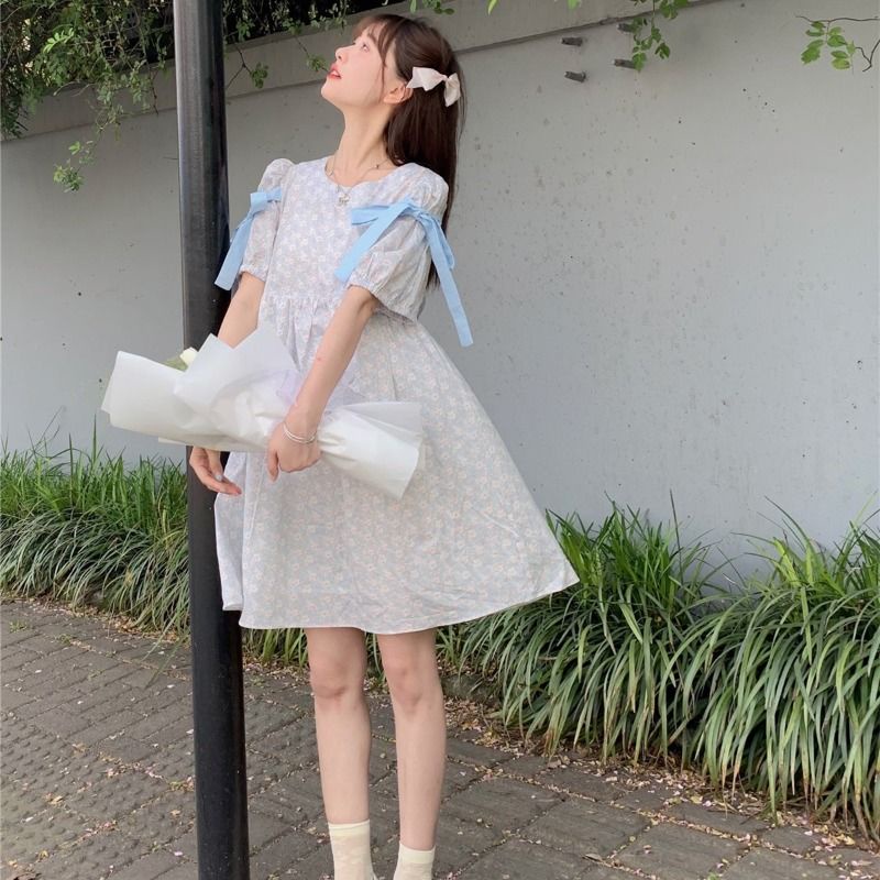 Đầm Tay Ngắn Cổ Chữ V Họa Tiết Hoa Nhỏ Thiết Kế Đơn Giản Hợp Thời Trang