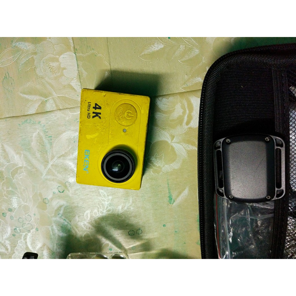 Camera hành trình eken h9r cũ 80% đi kèm nhiều phụ kiện
