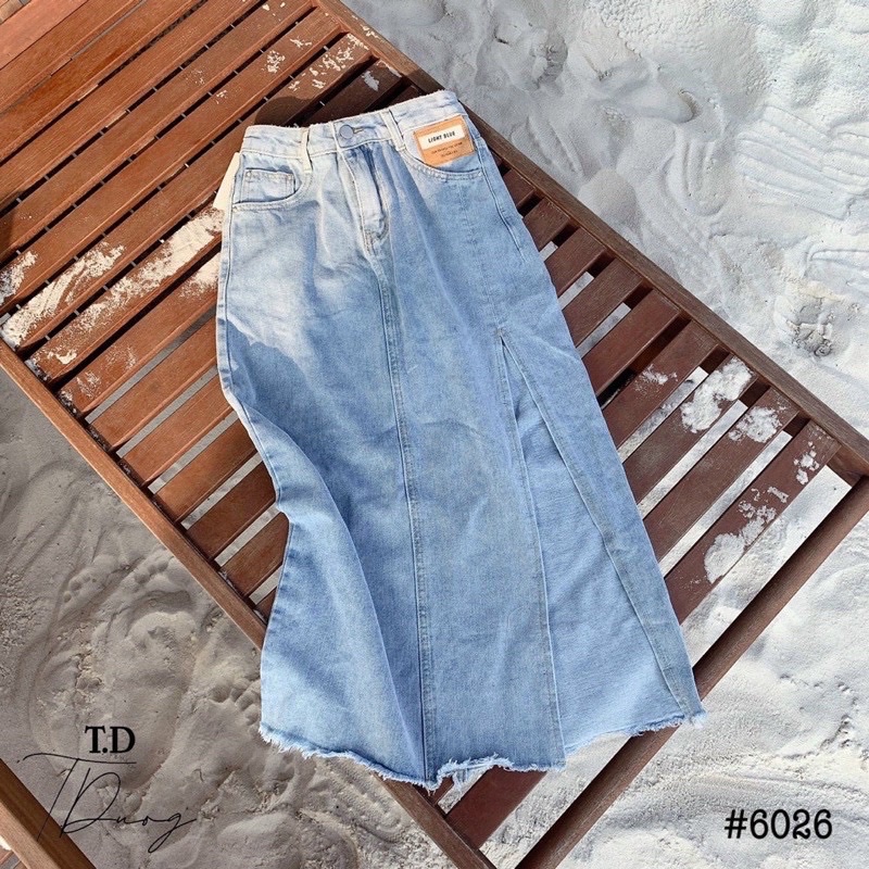 Chân váy jean, váy bò xẻ unisex dáng dài phối mác da túi | BigBuy360 - bigbuy360.vn