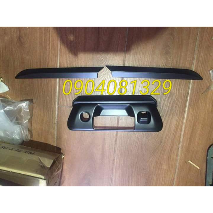 Bộ ốp hõm cốp ( ốp bửng) đen xe Nissan Navara 2015-2021