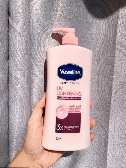 Dưỡng thể trắng da Vaseline 10x 570ml