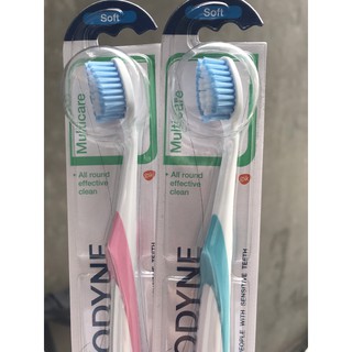 BÀN CHẢI ĐÁNH RĂNG SENSODYNE MULTICARE SOFT