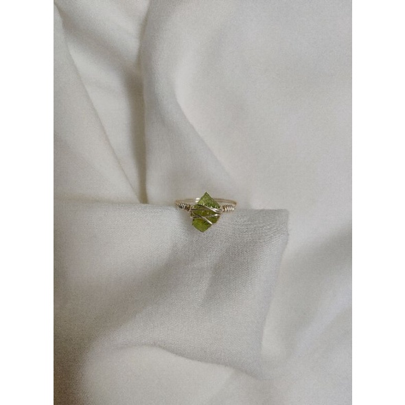 Nhẫn đá thô quấn đồng peridot, citrine, fluorite, aquamarine