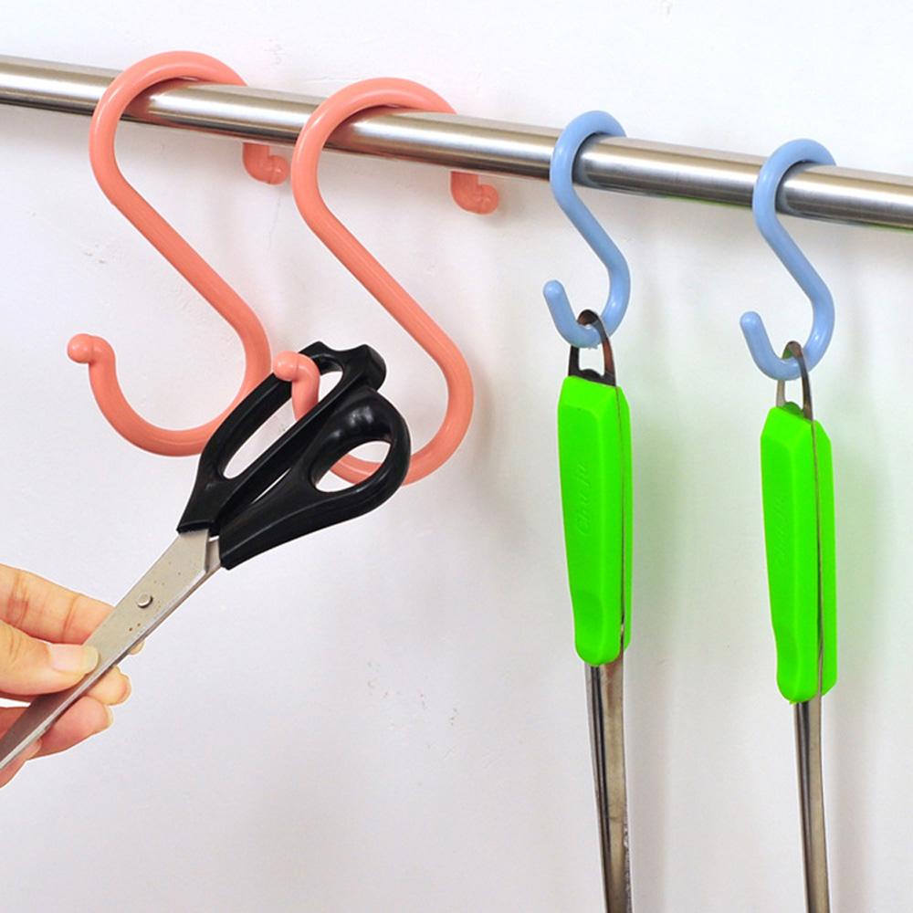 Giá Đỡ Móc Treo Khăn Choàng / Chìa Khóa Hình Chữ S Bằng Nhựa Tiện Dụng
