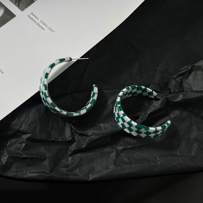 Bông Tai Loại C Bằng Acrylic Màu Sắc Ngọt Ngào Cho Nữ