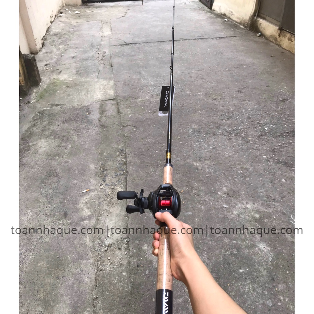 Cần lure máy ngang DAIWA SWEEPFIRE 662MHFB- [ TNQ LURES - TOÁN NHÀ QUÊ ]