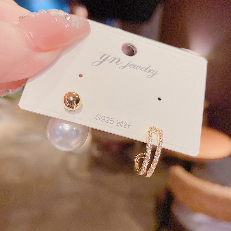 Khuyên Tai Hình Học Đính Ngọc Trai Thời Trang