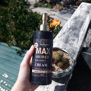 SỮA TẮM SÁNG DA- MỊN VÀ ĐỀU MÀU DA