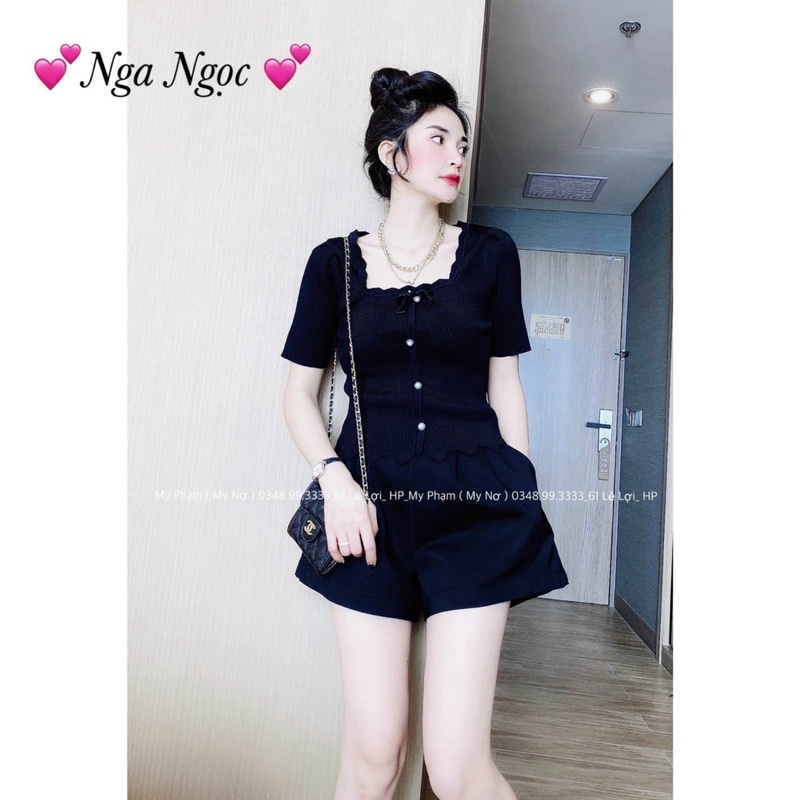 Áo len cổ vuông lượn sóng | BigBuy360 - bigbuy360.vn