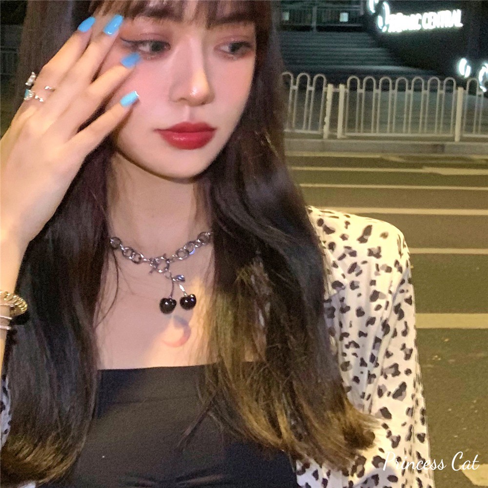 【COD】Dây Chuyền Mặt Quả Cherry Đen Phát Sáng Thời Trang Cho Nữ