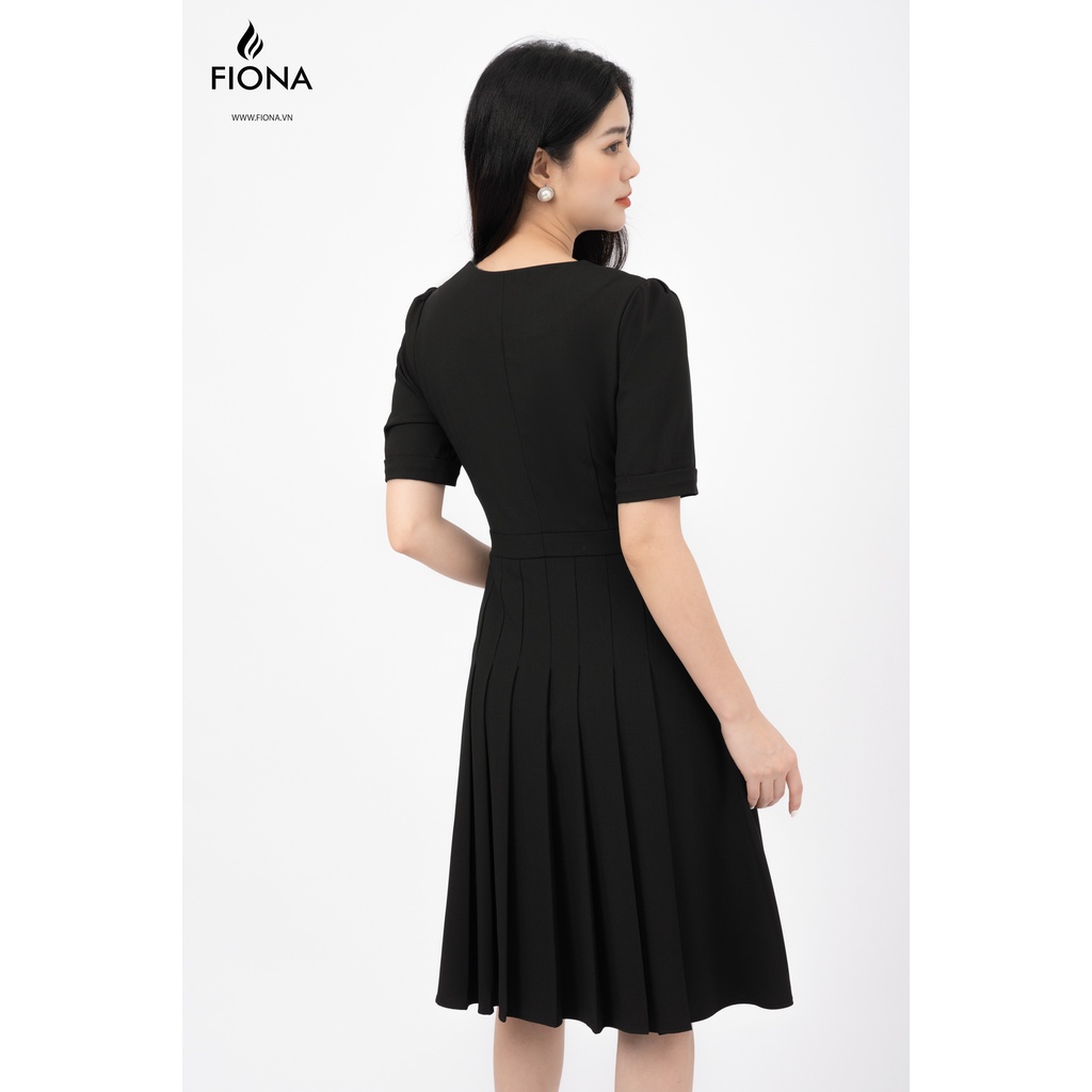 Đầm công sở nữ Fiona dáng ôm xếp ly thân dưới cổ vuông cách điệu F451075