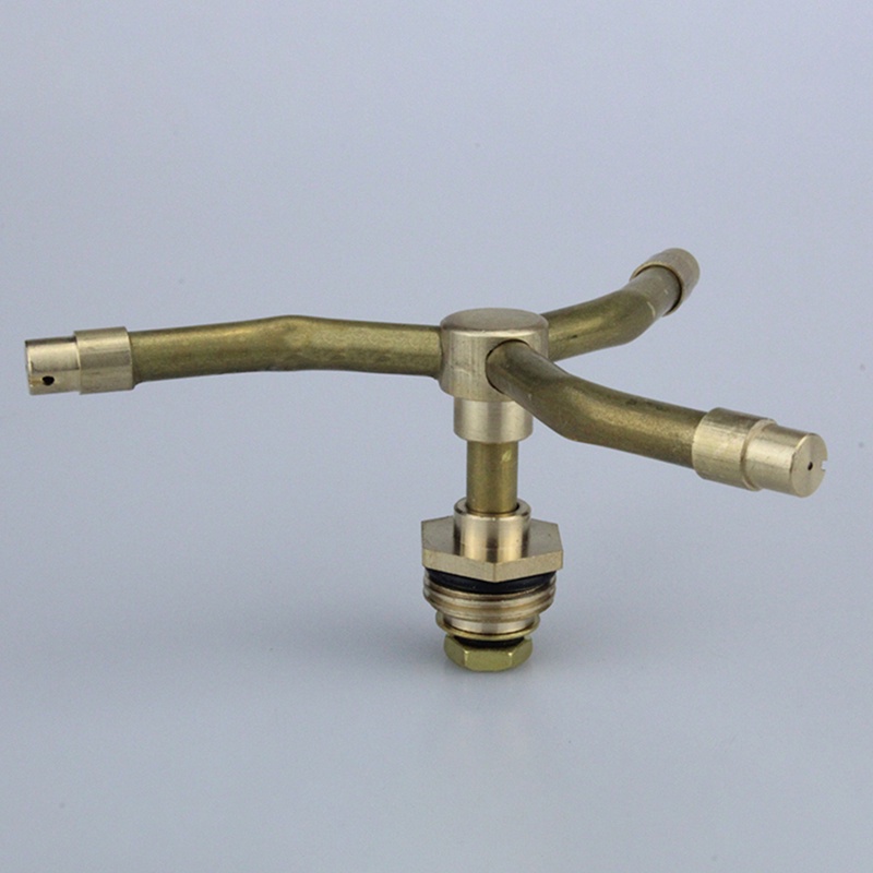 Vòi Phun Nước Tưới Vườn Có Thể Xoay Tiện Dụng