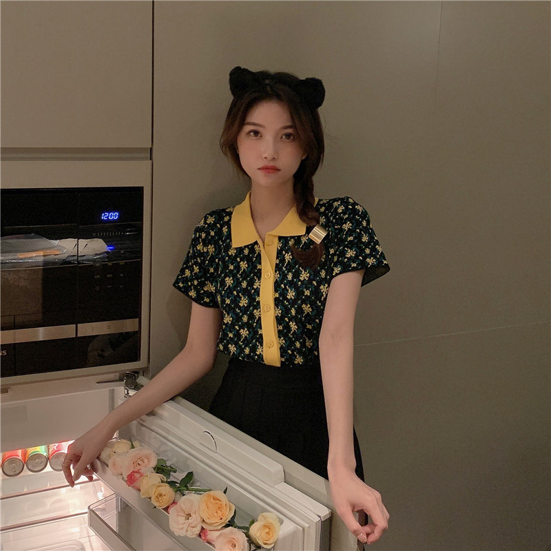 Áo nữ dệt kim tay ngắn họa tiết hoa xinh xắn phong cách retro