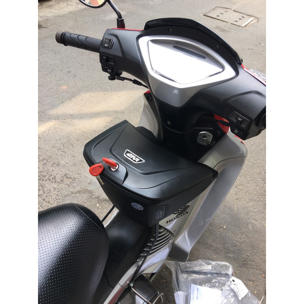 Thùng giữa Future neo mẫu givi G10N kèm bát gắn