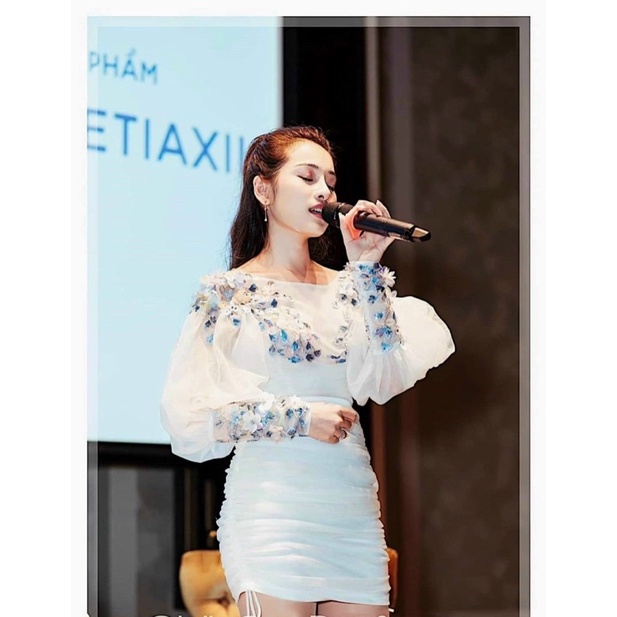 Đầm body kết cườm tay dài phồng bo cổ tay kết ngọc và hoa ren nổi TRIPBLE T DRESS - size M/L - MS121Y