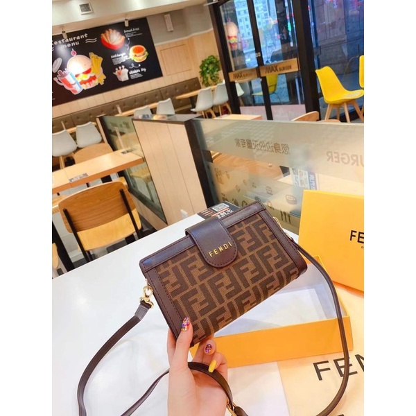 Túi Fendi nắp new sz22cm