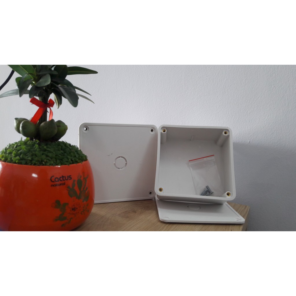 Hộp kĩ thuật  11x11x05cm ren đồng