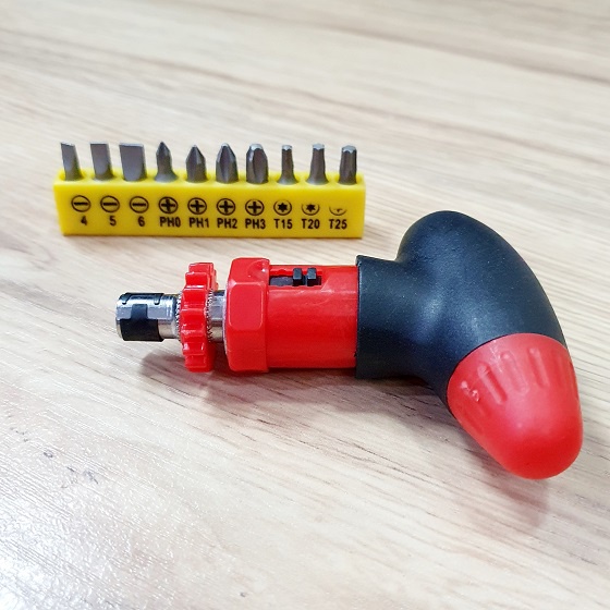 Bộ Dụng Cụ Vặn Vít 11 Món Gồm 1 Tay Vặn Chữ T Đảo Chiều + 10 Mũi Vít Khác Kích Cỡ Và Công Năng Đa Dụng