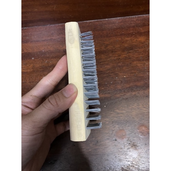 Bàn trải sắt đánh rỉ sét cầm tay cán gỗ
