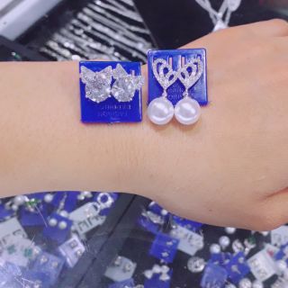 Sale com bo bông tai bạc đẹp