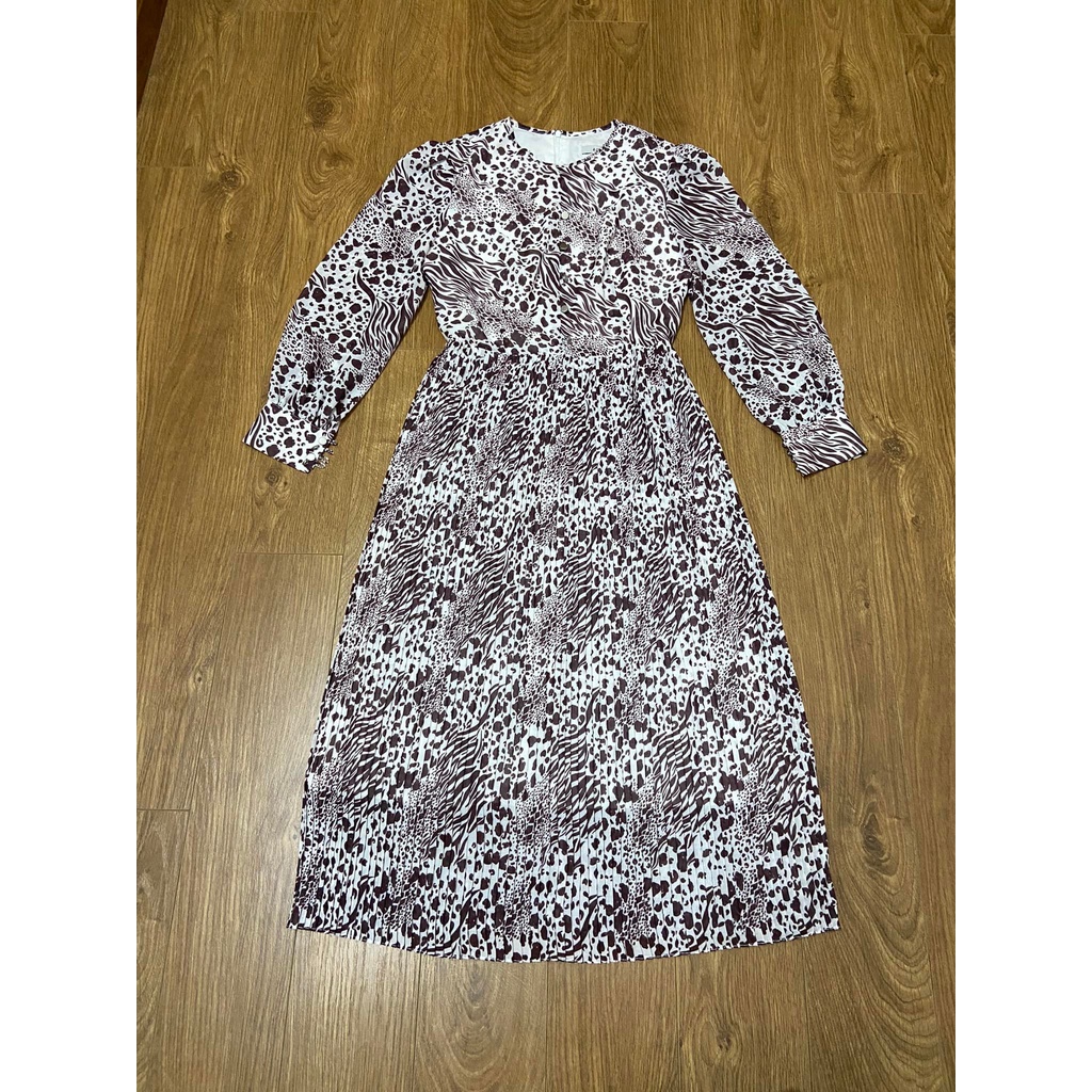 Váy fiona size L, chân xếp ly, mới trên 95%
