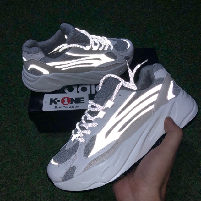 [FREESHIP + BOX + TẤT] GIày Thể Thao Yz 700 static phản quang Nam Nữ Size 36 -44 | BigBuy360 - bigbuy360.vn