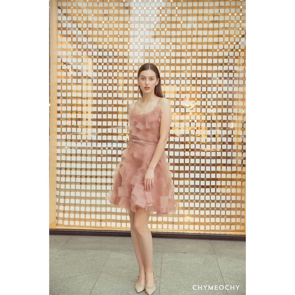 Cho thuê váy thiết kế Chymeochy đính lá mẫu ngắn