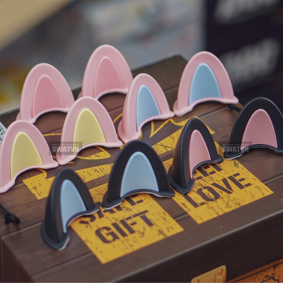 tai mèo nhựa hồng-xanh gắn trang trí nón bảo hiểm cute (theo cặp) - phụ kiện nón bảo hiểm