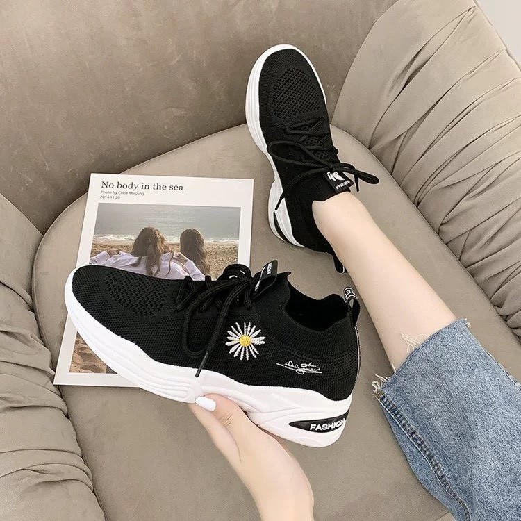 [Mã FAGREEN245 giảm 10% tối đa 30k đơn từ 99k] (3 MÀU) Giày thể thao nữ cổ chun bông cúc đế cực êm , dây buộc cá tính | BigBuy360 - bigbuy360.vn