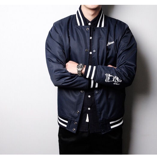 Áo khoác bomber thêu chữ của nam siêu hót