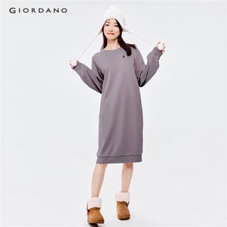 Đầm thun da cá GIORDANO 05462853 dáng rộng cổ tròn thêu hình tinh tế thời trang thu đông thường ngày cho nữ