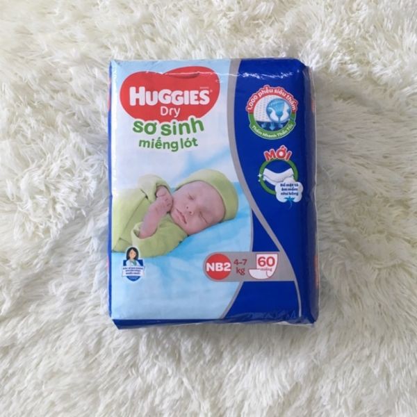 Miếng Lót Sơ Sinh Huggies Newborn 2 cho bé 4-7kg 60 miếng