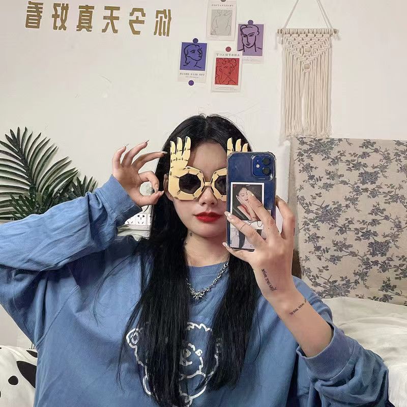 Mắt Kính Điêu Khắc Cử Chỉ OK Vui Nhộn