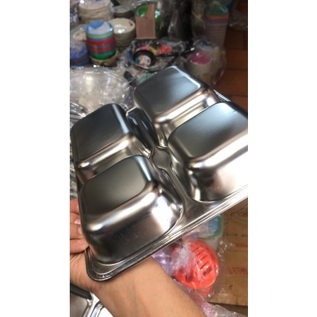 Khay cơm phần inox hai mẫu sâu và cạn khay cơm 4 ngăn inox dày xịn
